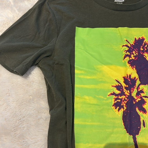 🌻2/$10🌻 Boys t-shirt, Olive Green with neon decal, Old Navy, youth XL - Picture 3 of 5